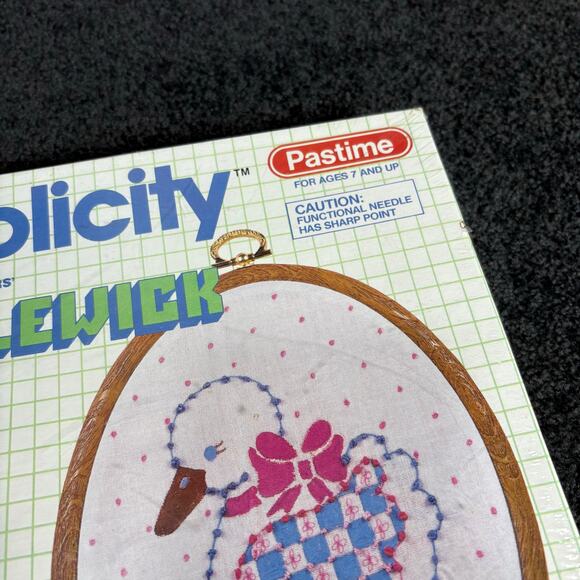 Simplicity Candlewick Duck Vintage Needlework Craft Kit - New In Box Cottagecore - Picture 4 of 7